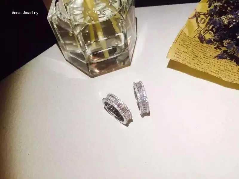 Ослепительное дизайнерское кольцо из стерлингового серебра 925 пробы с фианитами