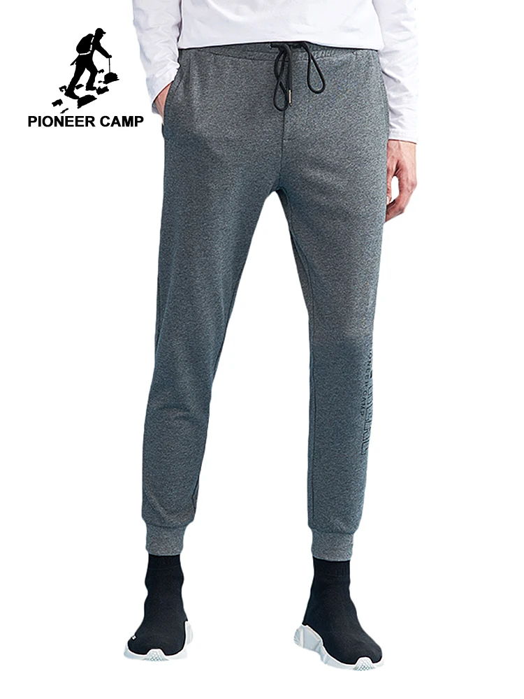 Мужские спортивные штаны Pioneer camp серые облегающие из мягкого хлопка с принтом