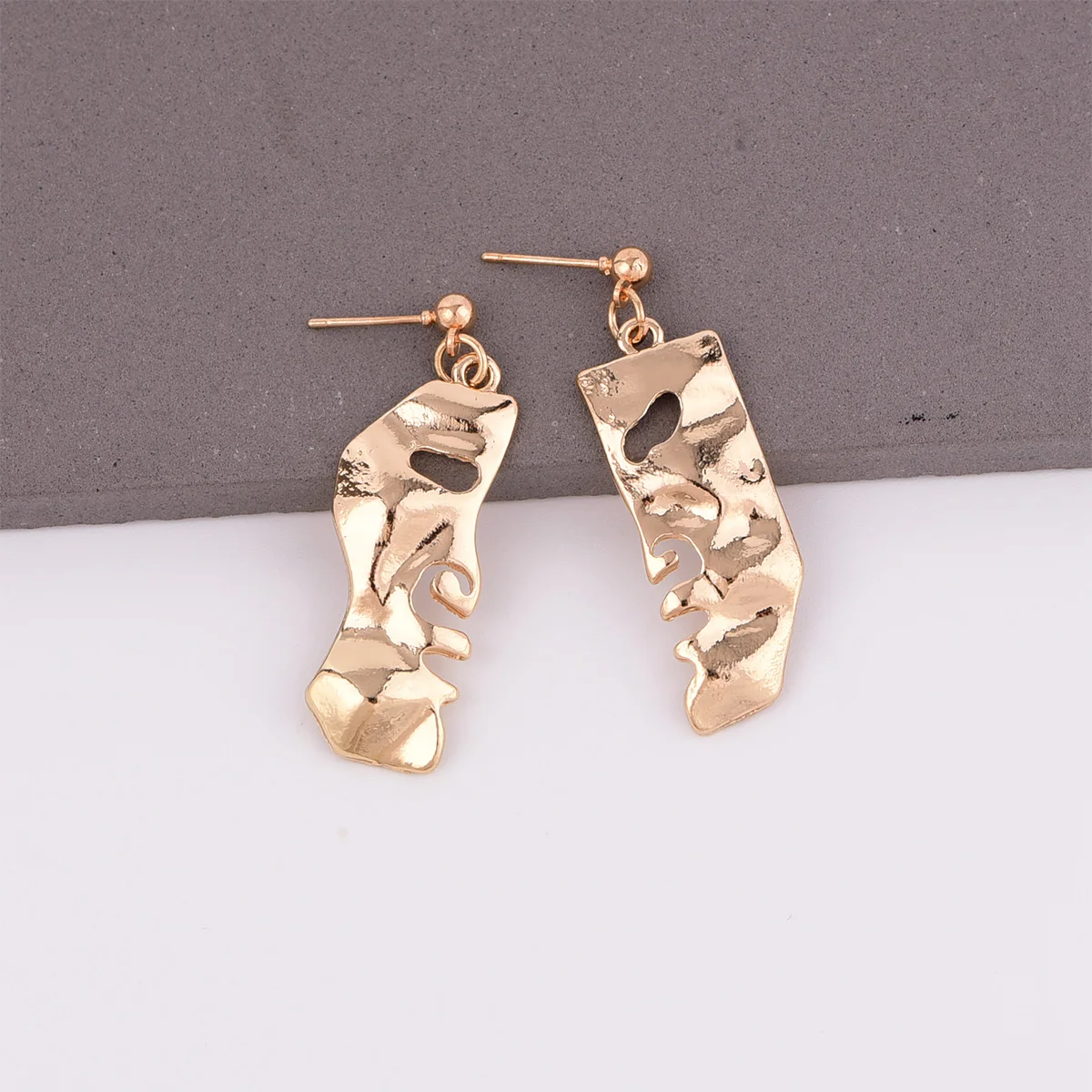 Женские серьги капельки E0063 модные дизайнерские в стиле панк с головой лица