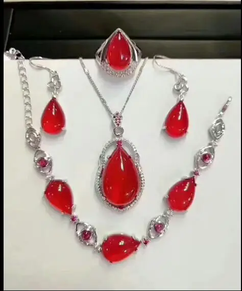 Натуральный халцедон женский костюм многоцветный из трех или четырех колец