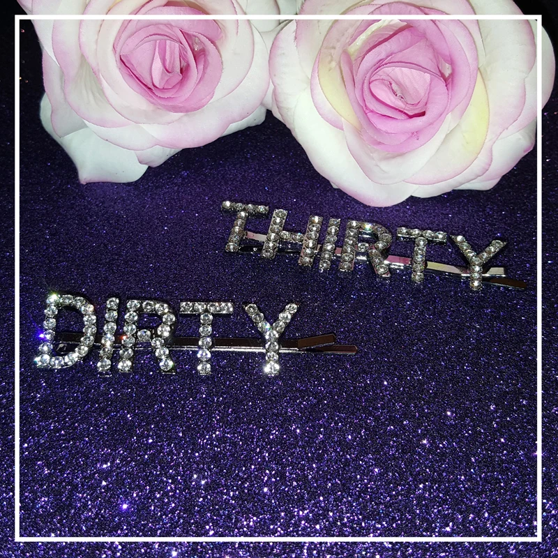 30 лет подарок на день рождения сверкающий кристалл заколки для волос Blingbling слова "тридцать и грязный" 2 шт./компл. забавные заколки/Бобби шпильки