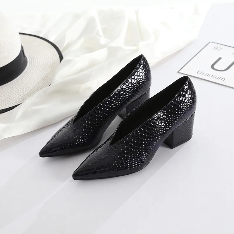 Туфли-лодочки женские из лакированной кожи высокий толстый тонкий каблук