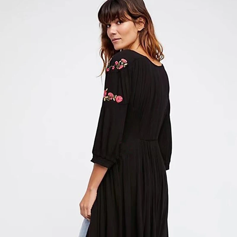 

La MaxZa Women Dresses 2018 Autumn Vintage Fashion Button Embroidery Floral Dress Three Quarter Sleeve V-neck Black Dress 101005