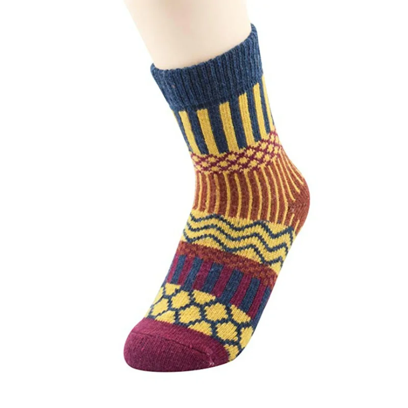 1 Pair sports socks Japanese Autumn winter thick warm women sock line national wind wool school students |