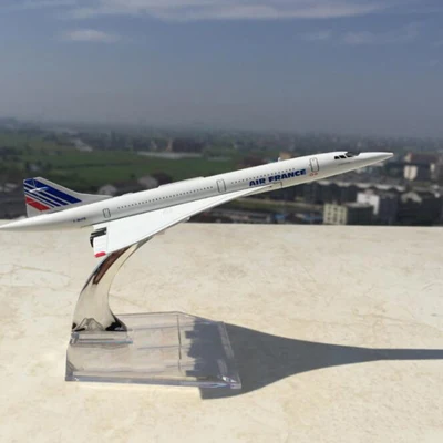 With base 1/400 масштаб British Airways Concorde металлический сплав модель самолета 16 см UK Air игрушка в виде самолета для коллекционеров детские игрушки для дня рождения - Цвет: With base