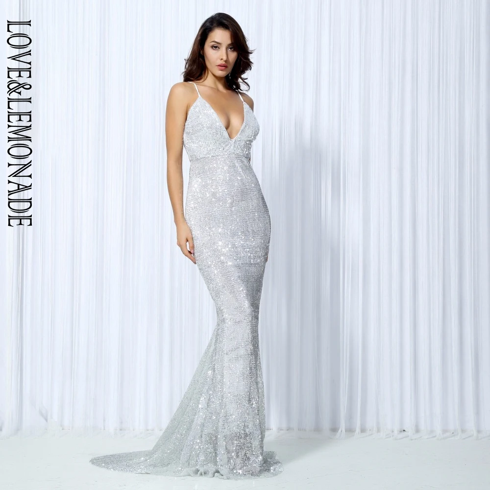 Женское длинное платье LOVE & LEMONADE серебристое эластичное с блестками модель
