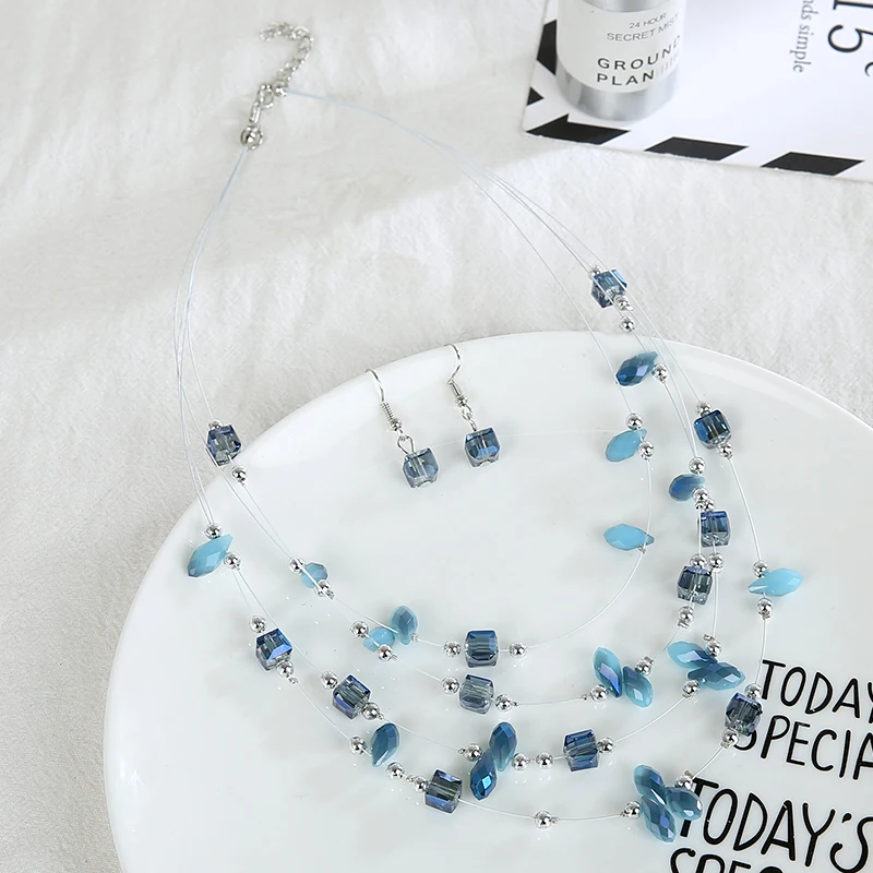 Ожерелье женское многослойное с искусственным жемчугом |