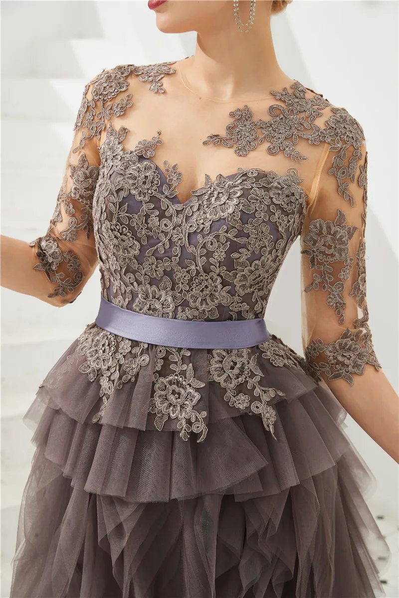 

Luxury Dress Designers Scoop Neck Long Train Evening Gown Tulle A-Line Long Party Dresses Appliques And Tiered Vestido Longo