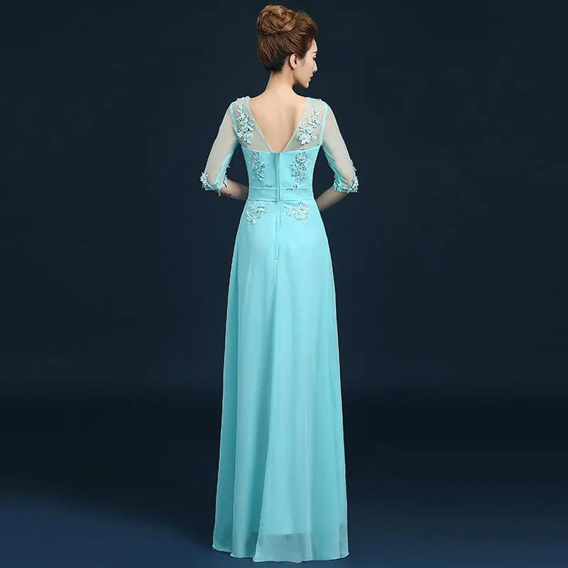 Женское вечернее платье с длинным рукавом розовое кружевное средней длины