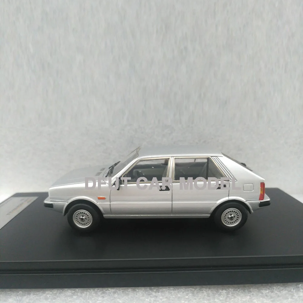 Игрушечная машинка SAAB LANCIA 600 GLS из 1:43 сплава авторизованные подлинные детские