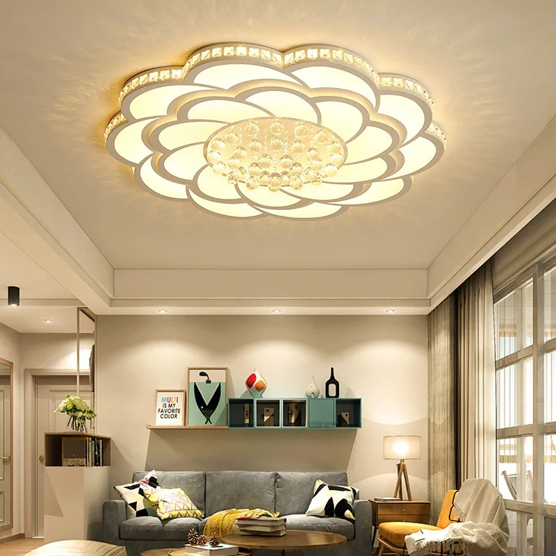 Простой потолочный светильник с лепестками и кристаллами современные