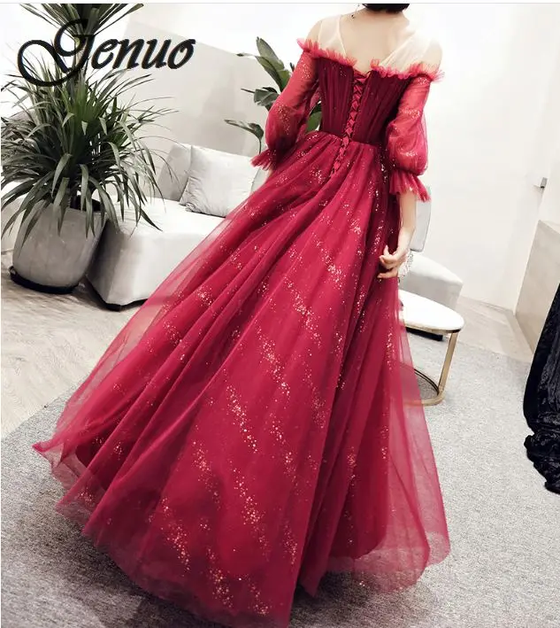 Красное вечернее атласное платье макси с V-образным вырезом и высоким разрезом