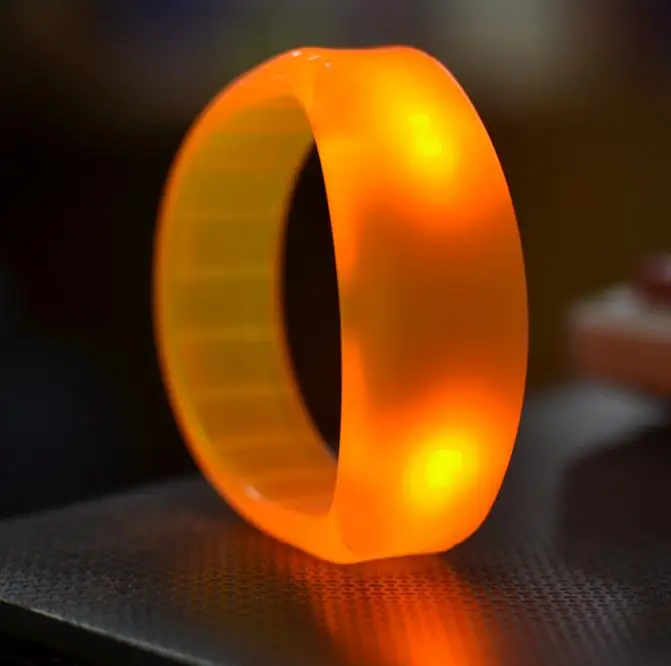 Мигающий светодиодный светящийся браслет со звуковым звуком и активированным