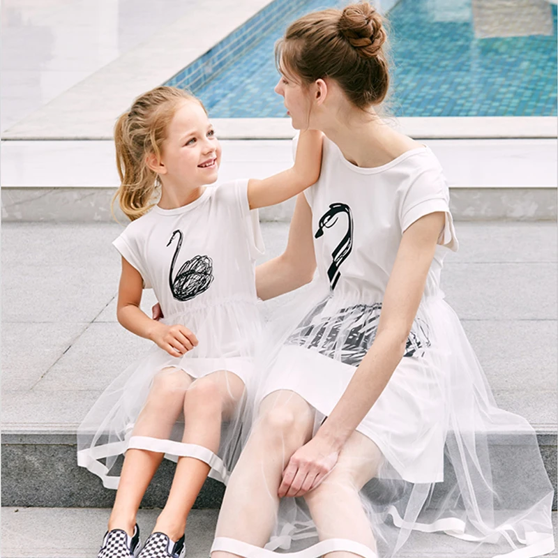 Модные Семейные комплекты платья для мам женское фатиновое платье мини