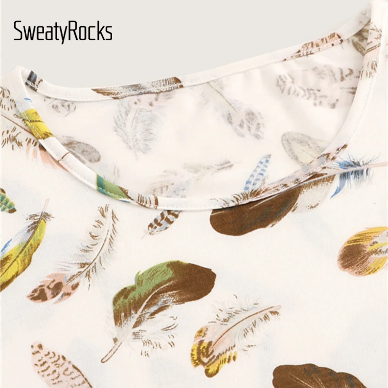 SweatyRocks топ с принтом перьев и шорты пижамный комплект Kawayi с коротким рукавом женские короткие комплекты Летние повседневные пижамные комплекты