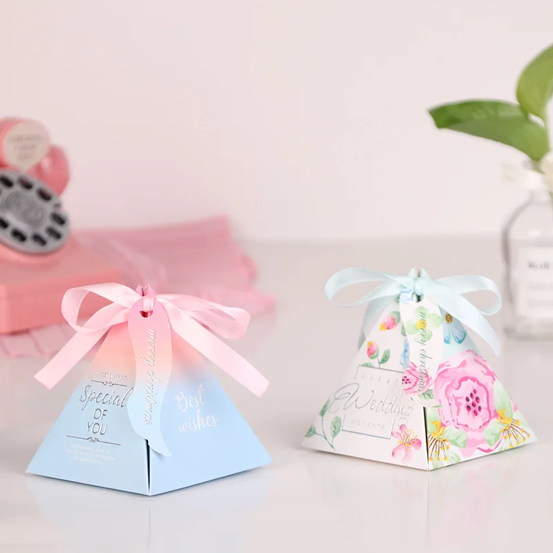 Новый мраморный конфетный ящик в форме треугольной пирамиды для свадебных подарков и подарочных коробок со сладостями.