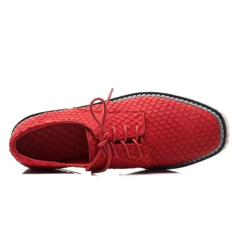 Женские кожаные туфли на танкетке красные или черные повседневные платформе