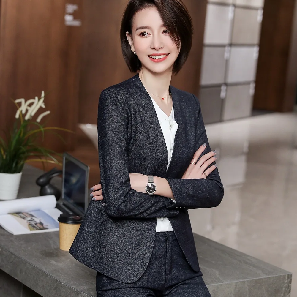 Женский офисный костюм с юбкой и карманами элегантный блейзер V образным вырезом
