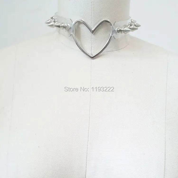 Красивое популярное крутое ожерелье с шипами чокер большим сердцем прозрачное