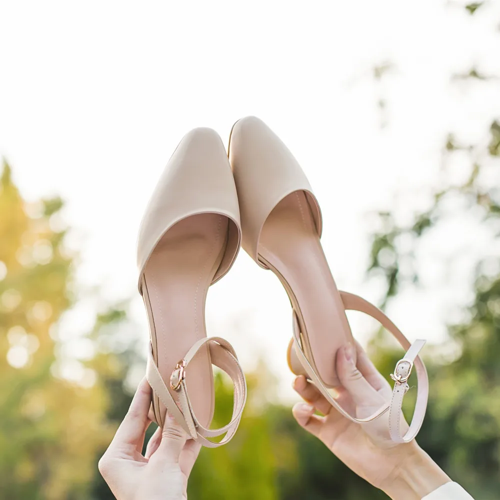 Женские летние сандалии из натуральной кожи с ремешком на щиколотке острым