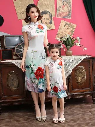 Китайский стиль Cheongsam; Семейные комплекты из полиэстера; невидимая молния; платья для мамы и дочки; Qipao; Рождественский подарок; Z833
