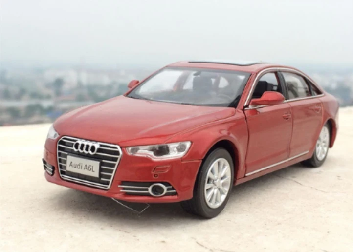 1:32 Масштаб Audi A6L литая под давлением модель автомобиля из металлического сплава Китай FAW заводской автомобиль с вытягиванием детские игрушки коллекция