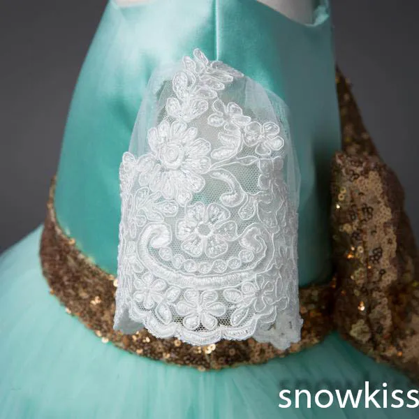 Шикарные кружевные платья для девочек с золотым бантом мятно-зеленого цвета