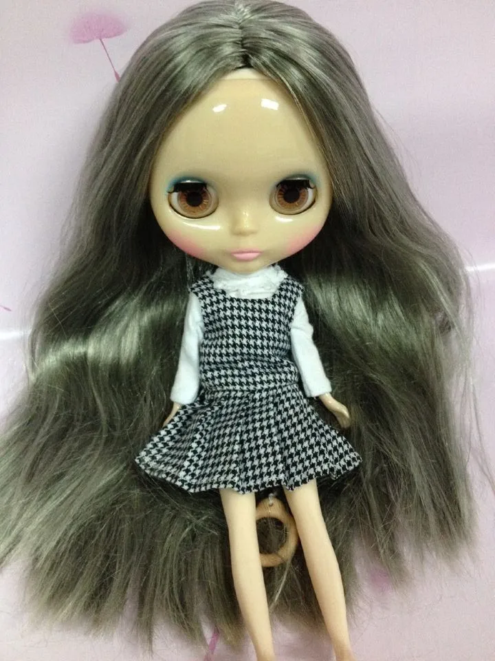 Бесплатная доставка куклы телесного цвета черная кукла (серые волосы прозрачная