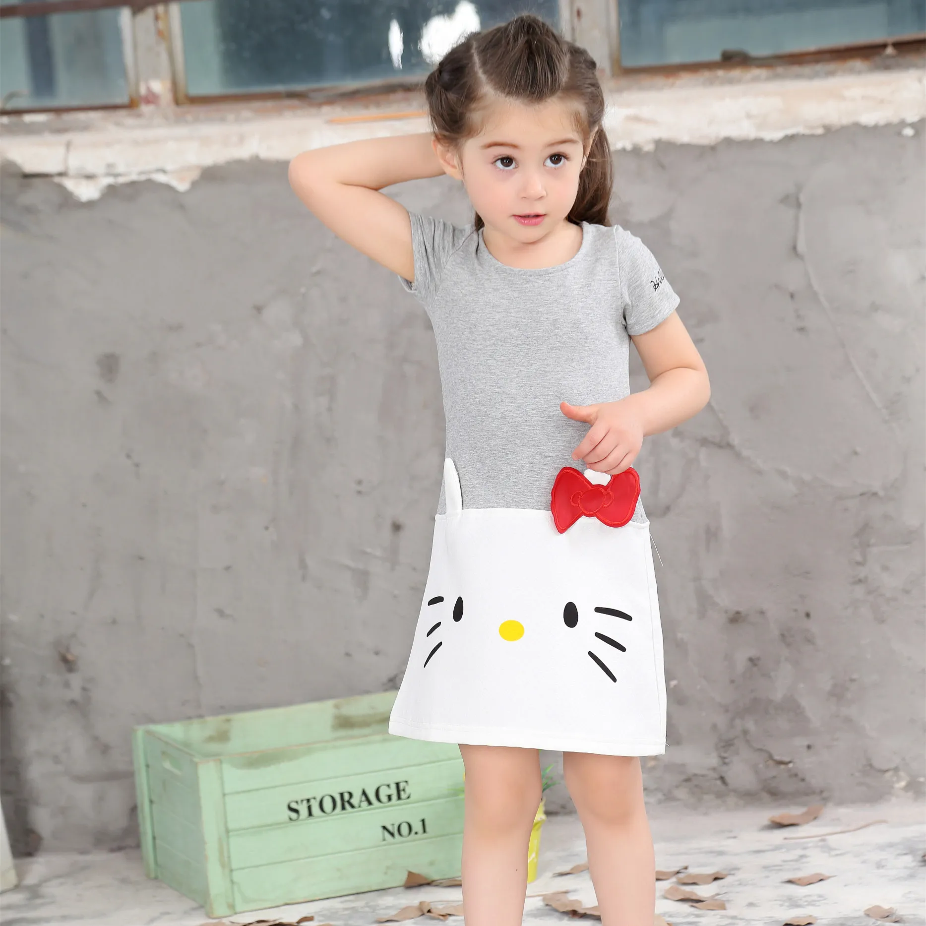 Платье для девочек с принтом Hello Kitty рождественское платье серого цвета короткими