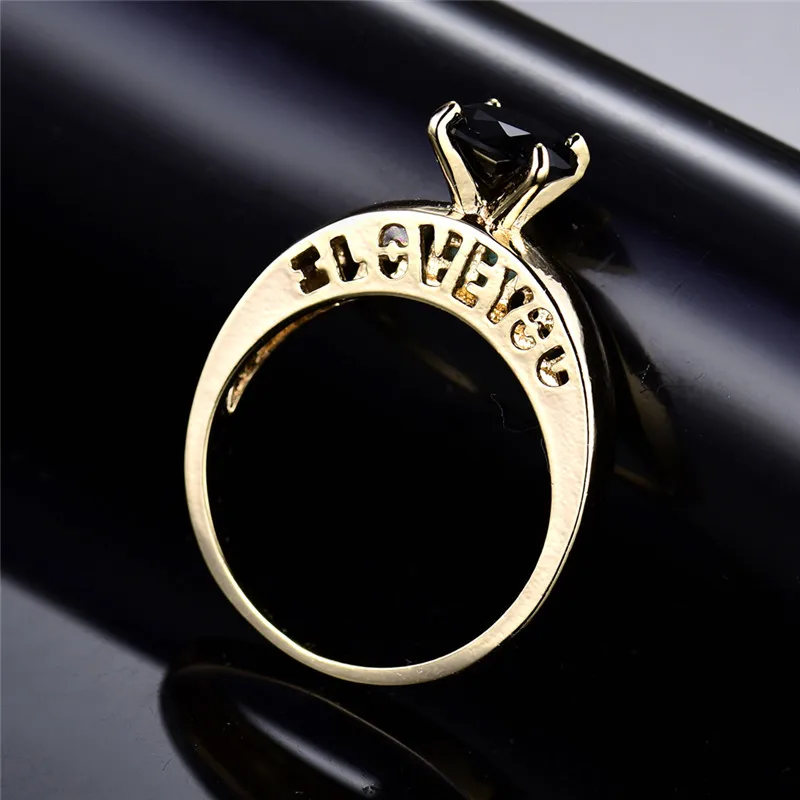 Женское кольцо с цирконием модное Золотое черным кристаллом и R126 | Украшения