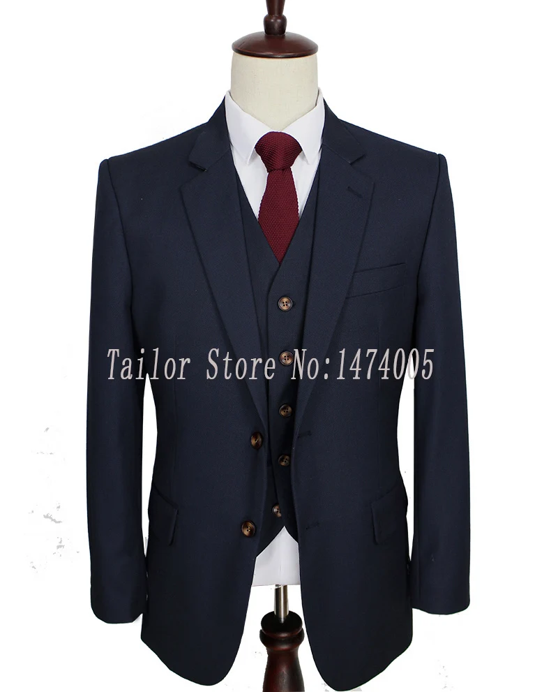Мужской шерстяной костюм темно синего цвета смокинг для жениха сделанный на