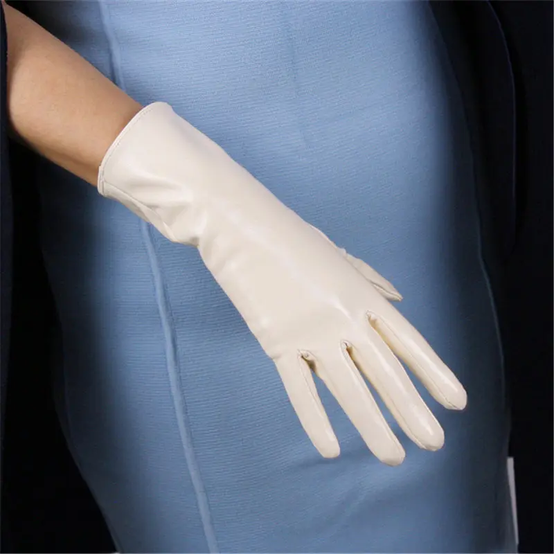 patent leather beige Женские лакированные перчатки из искусственной кожи средней и длинной секции 28 см. Яркие Кожаные перчатки для танцевальной вечеринки из искусственной кожи, женские перчатки PU28 - Цвет: patent leather beige