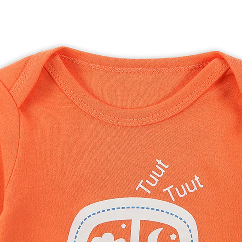 Оранжевый костюм комбинезон с длинными рукавами и рисунком машины для малышей