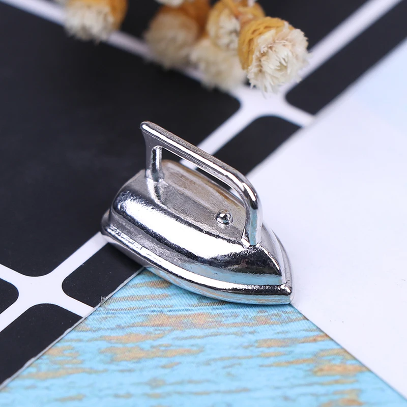 

1pcs 1:12 Scale Cute Mini Dollhouse Furniture Toys Miniature Adornment An Iron Clothes Tool Doll House Accessories
