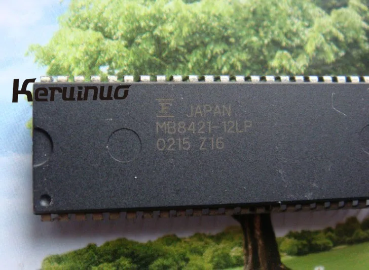 Фонарь DIP52 MC10EL15D 10EL15D SOP16 MC68EN360ZP25VL BGA MC68HC05C4 MC68HC05 DIP40 MC68HC705B16CFN PLCC52 MC78T05CT TO220 | Мобильные