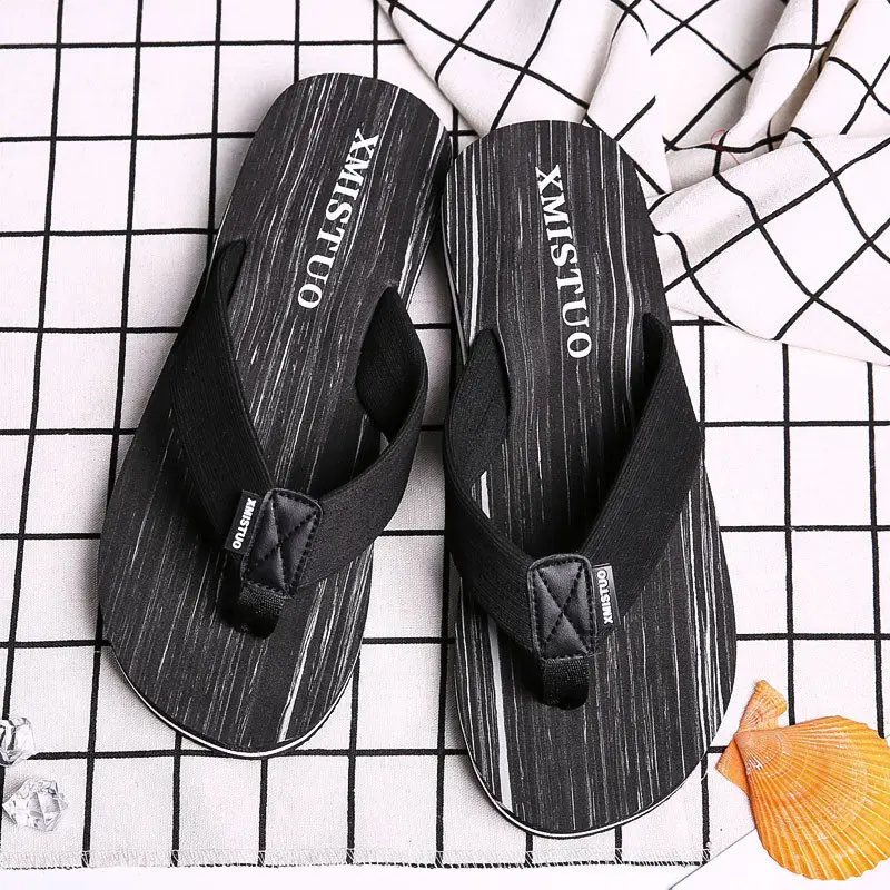 Summer flip flops men's trend Korean version of the personality of the beach shoes students simple casual sandals and slippers