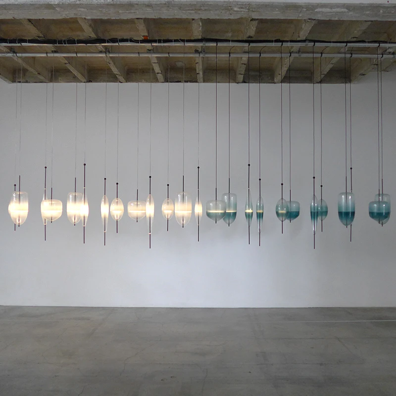 Дизайнерский светодиодный подвесной светильник Flowt Lake Glass для столовой гостиной