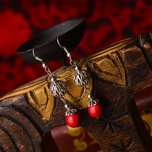 Женские серьги капельки из тибетского сплава с красным камнем в богемном