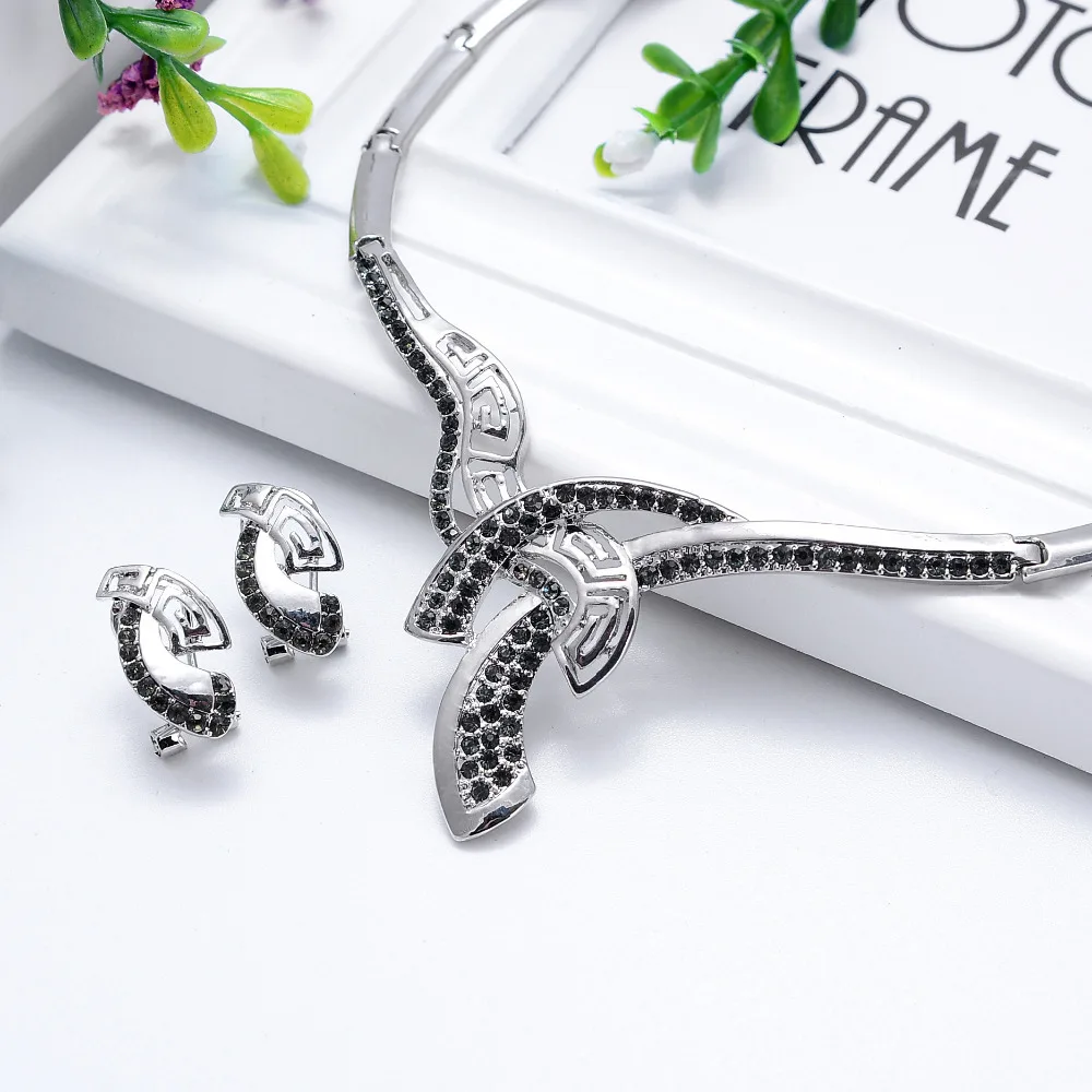 Комплект ювелирных изделий геометрический Цепочки и ожерелья Серьги