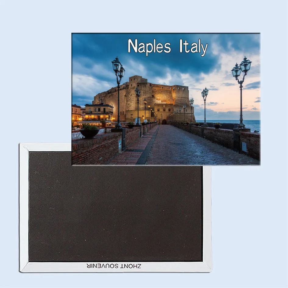 Крепость на побережье в Неаполе, Италия, магнитный холодильник 24300