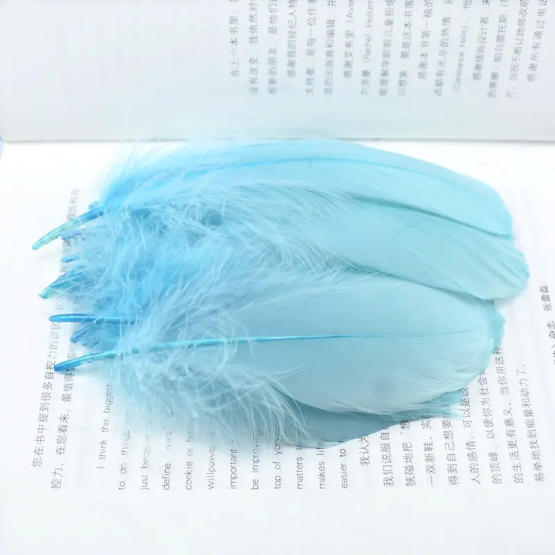 Light blue Оптом перья для рукоделия для изготовления ювелирных изделий натуральные разноцветные гусиные перья вечерние украшения 13-18 см DIY аксессуары для дома - Цвет: Light blue