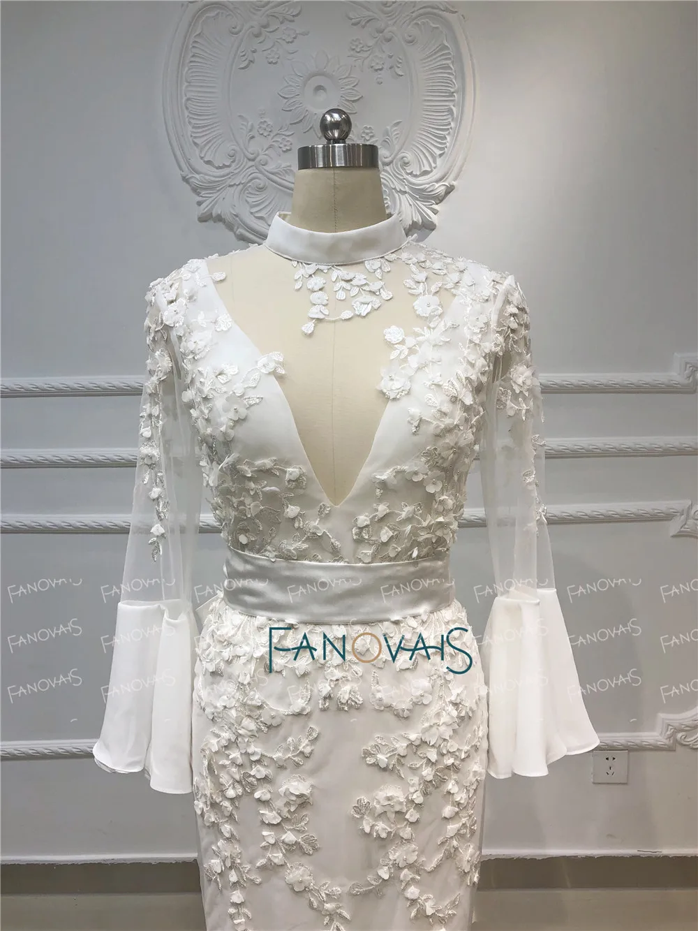 Boho Wedding Dresses Sexy V Neck Long Sleeve Sheer Top Mermaid Wedding Gown Floor Length Lace Flower Vestido de Noiva WN86