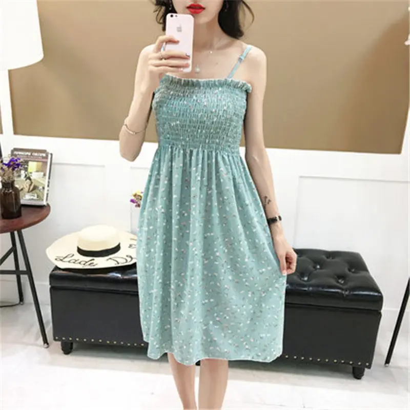 Женское маленькое летнее платье на бретелях Корейская версия милых красивых