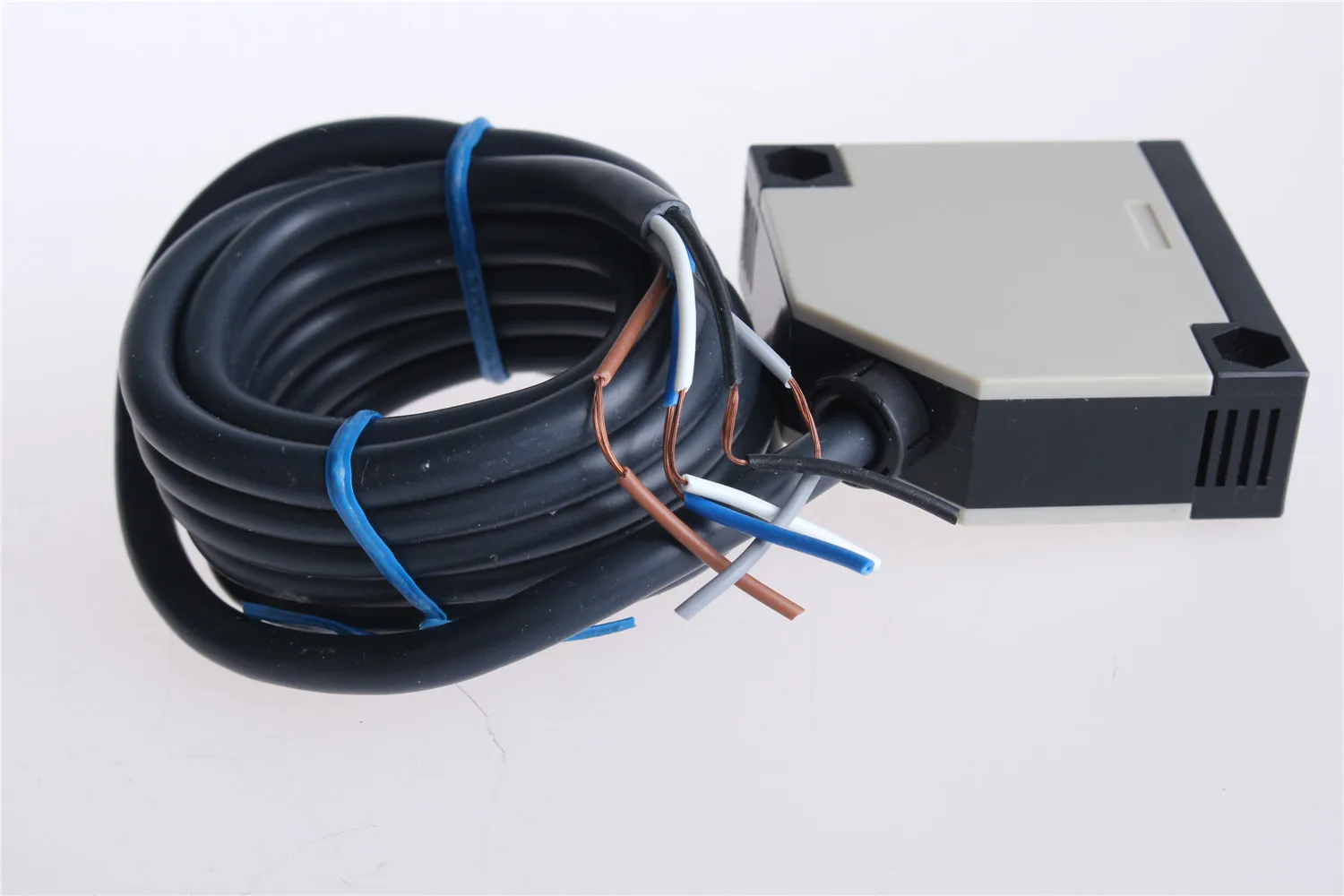 Фотоэлектрический переключатель с датчиком рассеивания света световое реле на