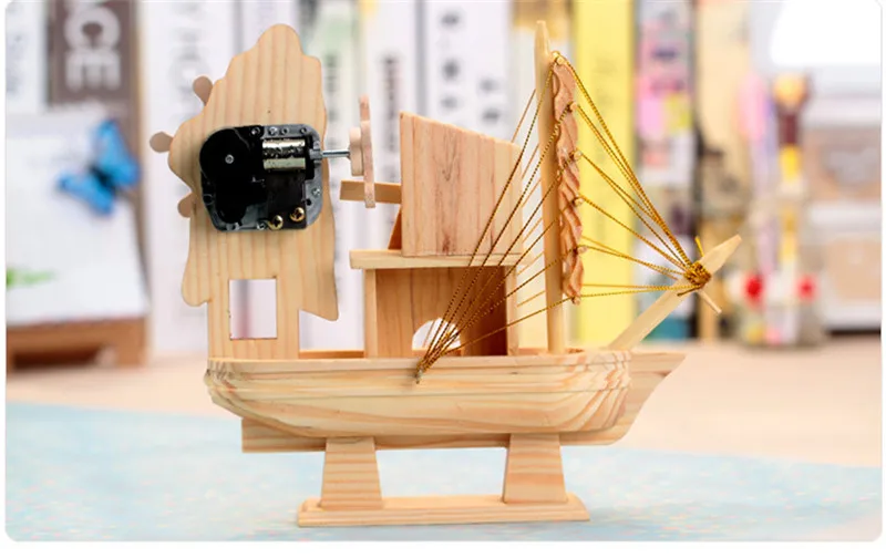 Музыкальная шкатулка ручной работы большой парусник деревянный Рождественский