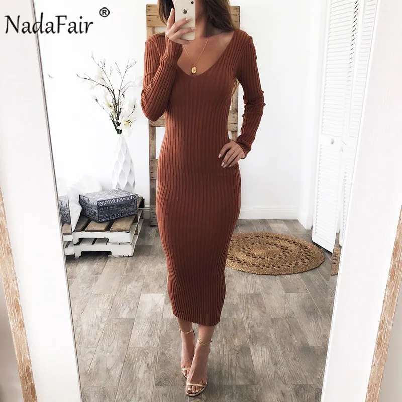 Женское облегающее платье свитер Nadafair Черное и белое средней длины с длинным