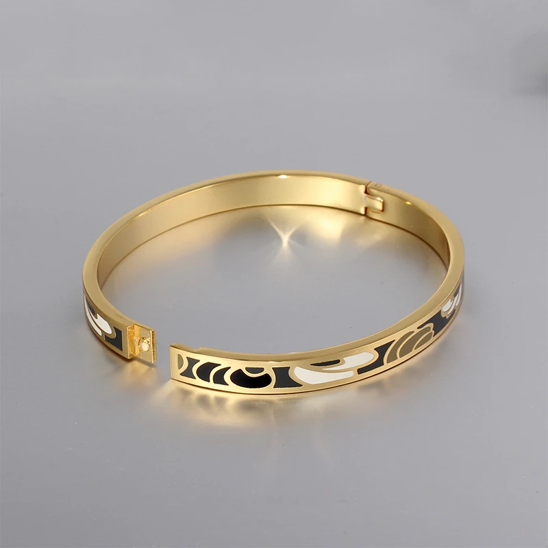Винтажный тонкий браслет с цветным дизайном золотистый открывающийся для женщин