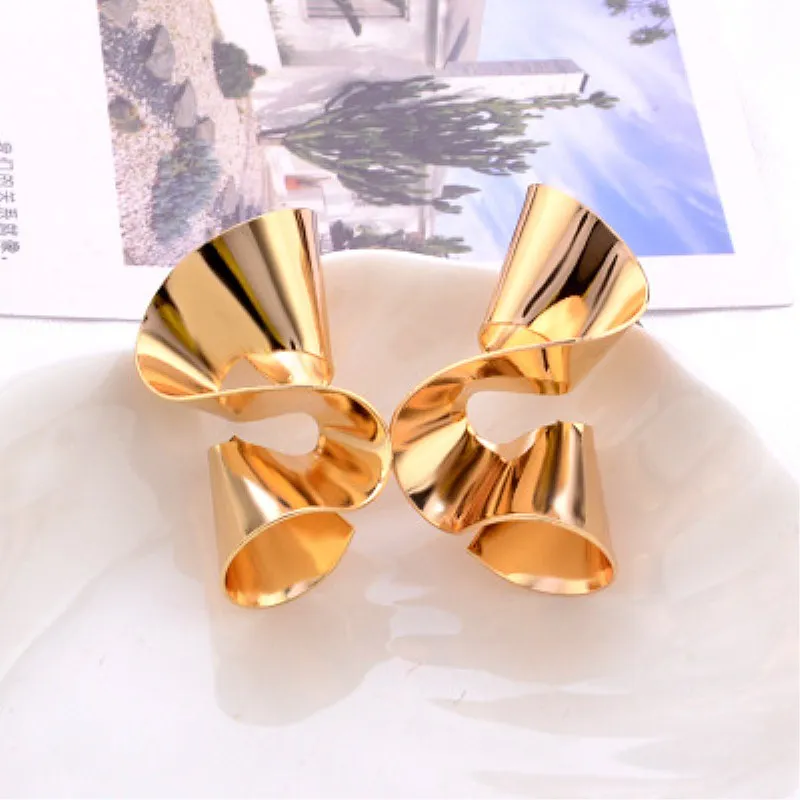 

Женские витые серьги-гвоздики в стиле панк