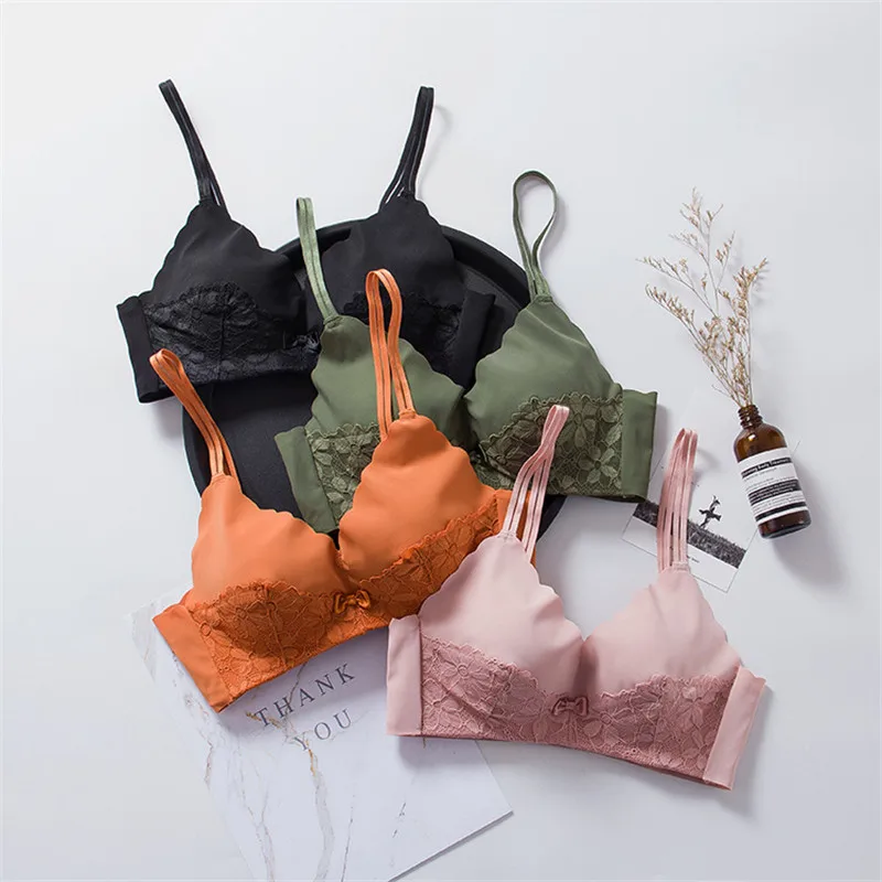 Комплект нижнего белья с цветочной вышивкой и глубоким V образным