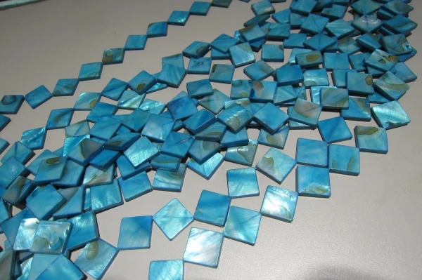 

2017 New Hot Sale turquoiese blue 14mm Bicone Mother of Pearl Shell Beads For Cloth